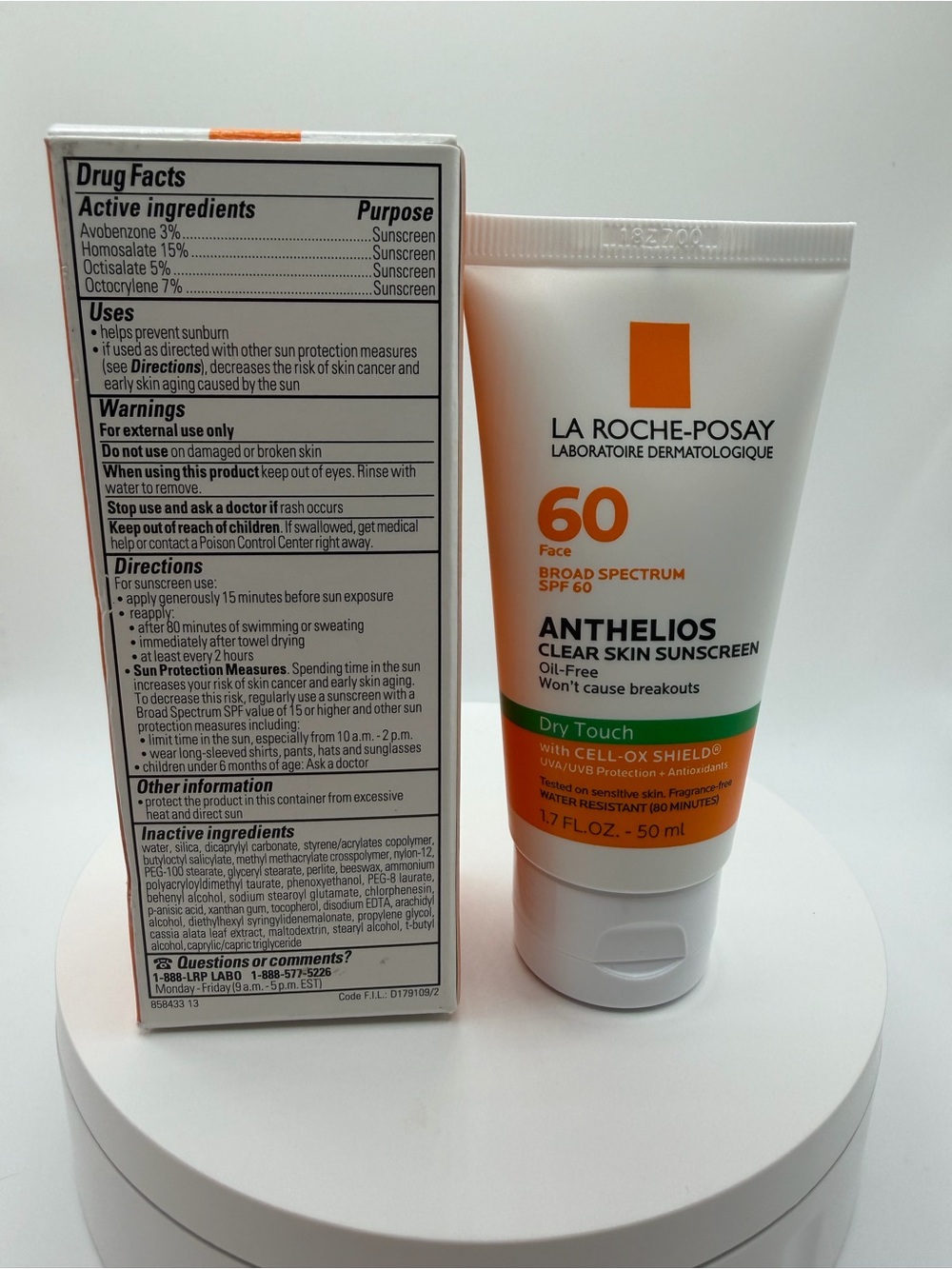 La Roche-Posay Anthelios Clear Skin SPF 60 Dry Touch Sunscreen - White/Orange